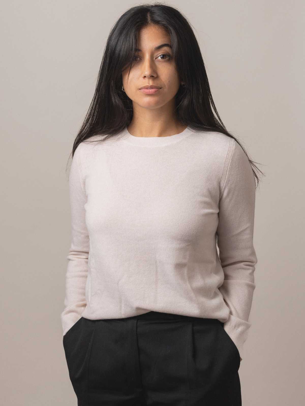 Visitor Clothing Women's Cashmere Airspun Sweater Lunar