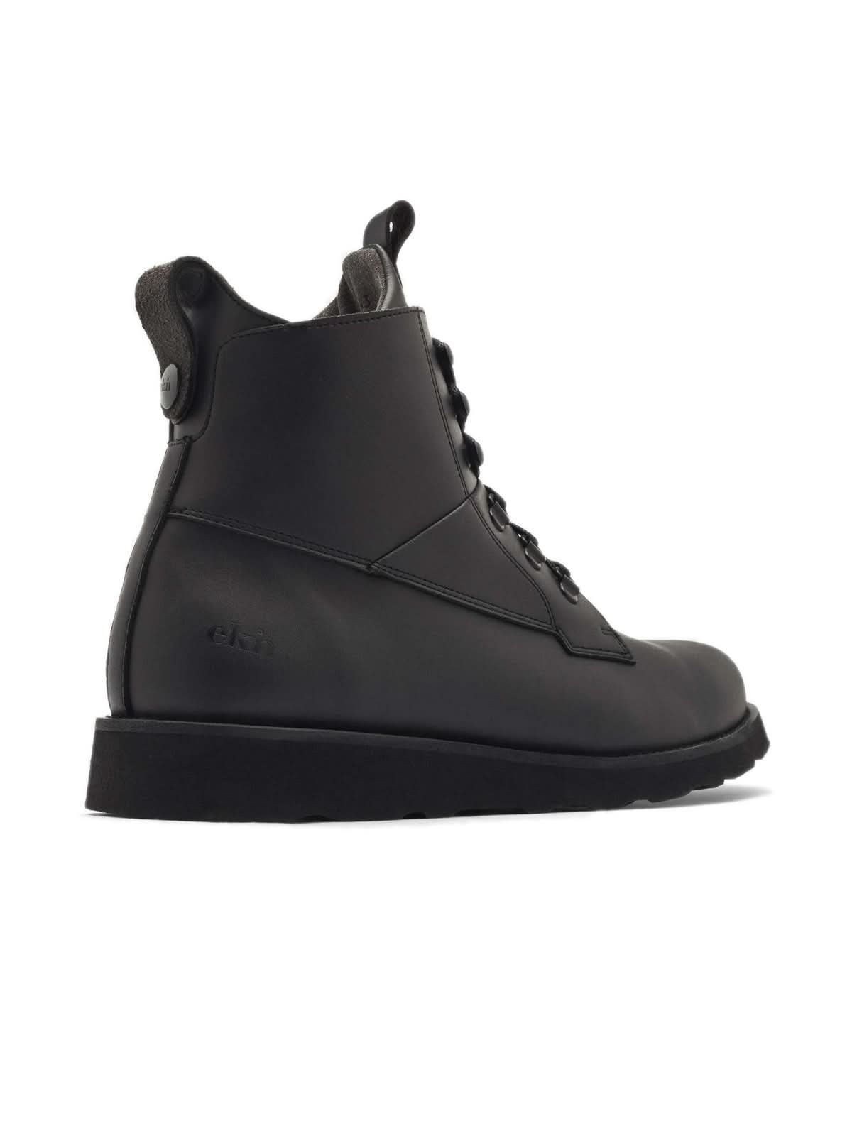 ekn Cedar Boot All Black Vegan