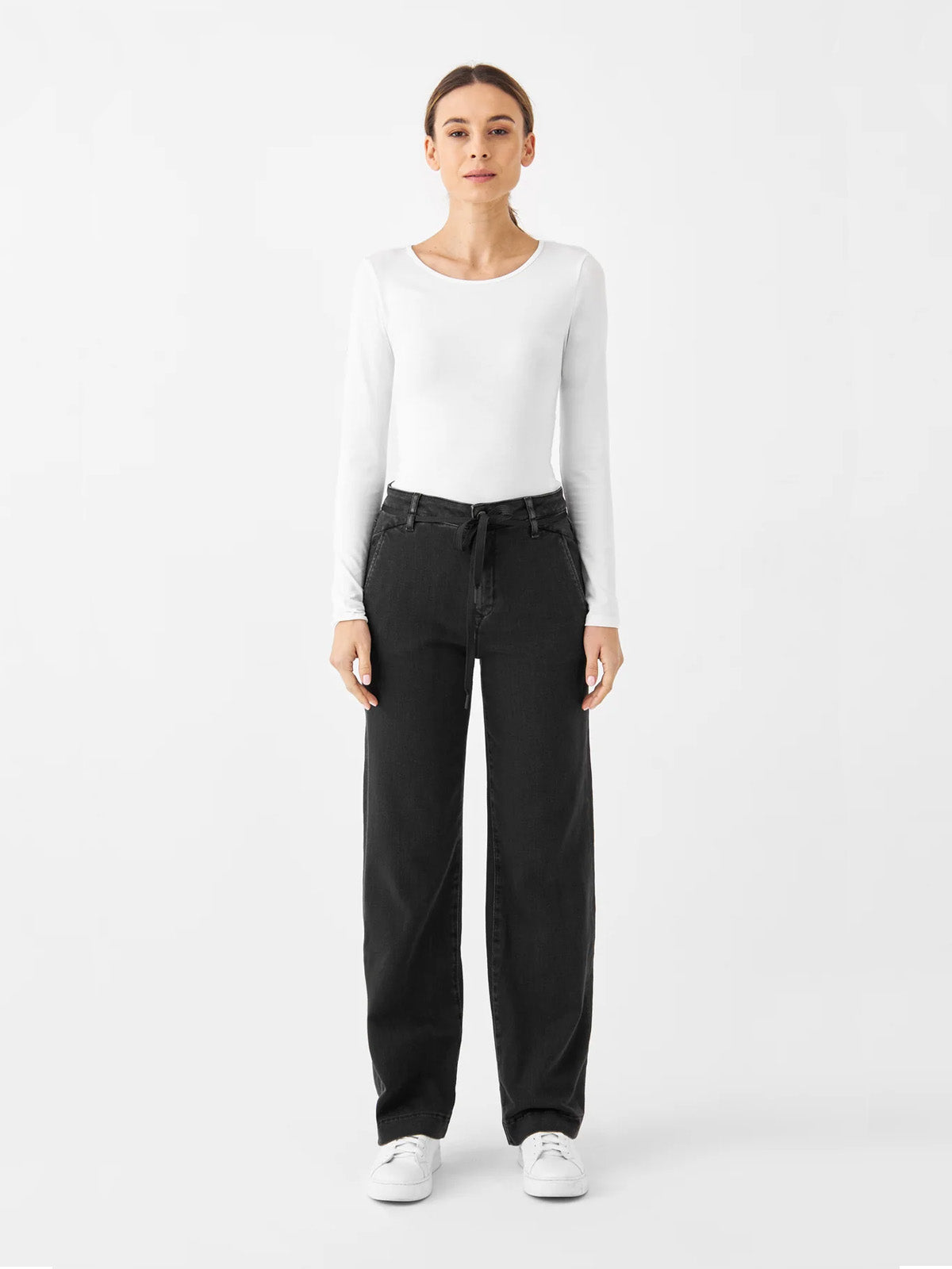 DAWN DEW Flared Soft Denim Jeans Black Denim L32