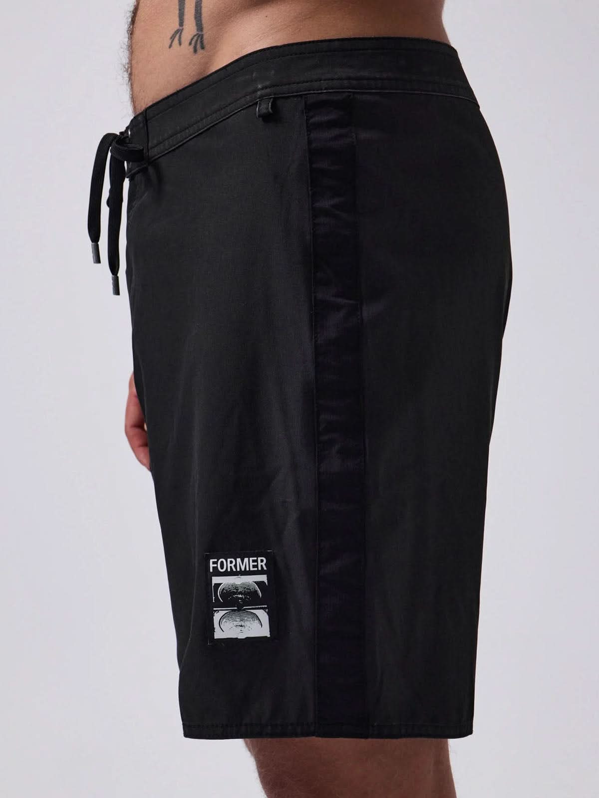Former System 19' Trunk Black