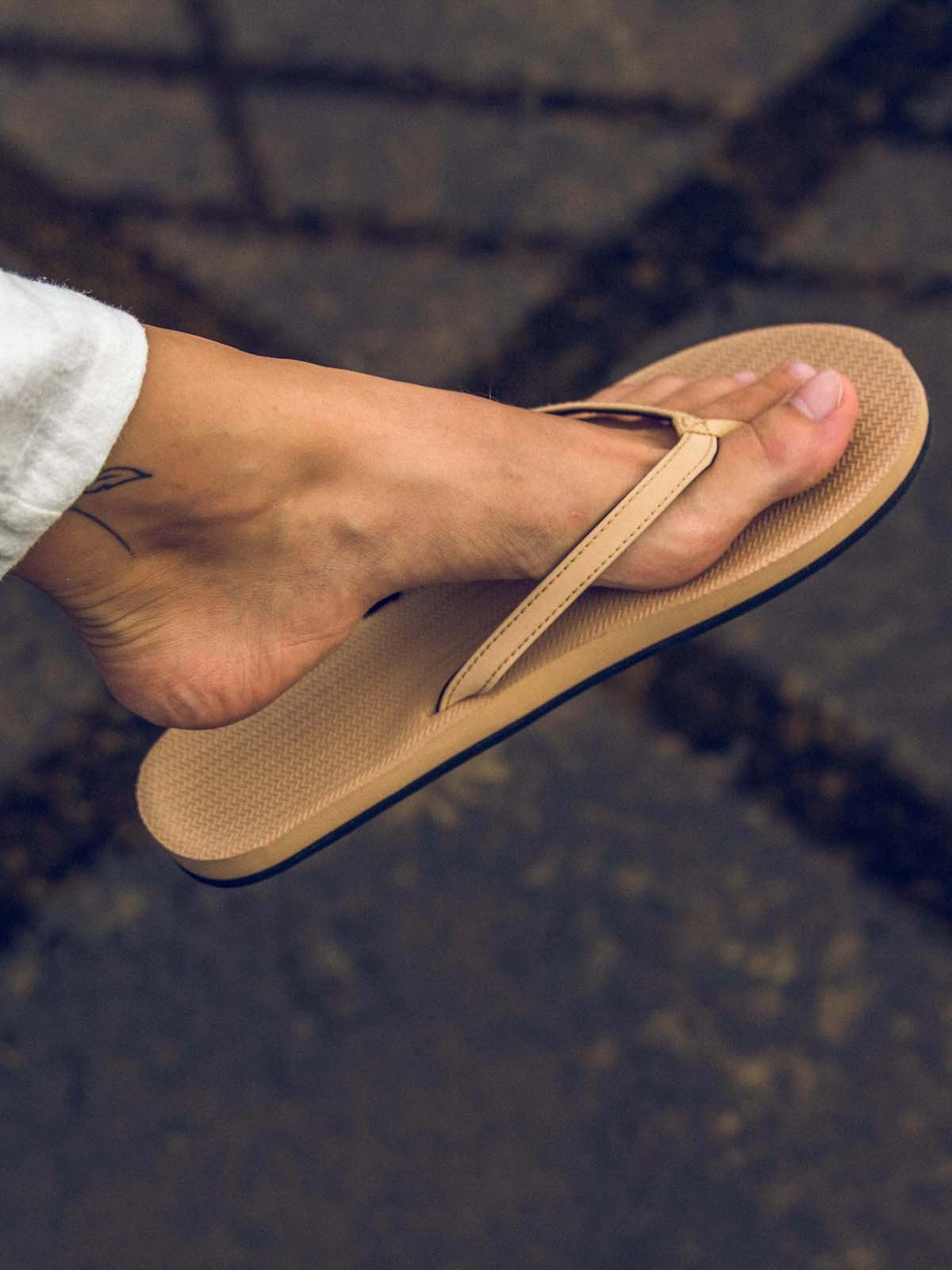 Indosole Womens ESSNTLS Flip Flops Soil Light