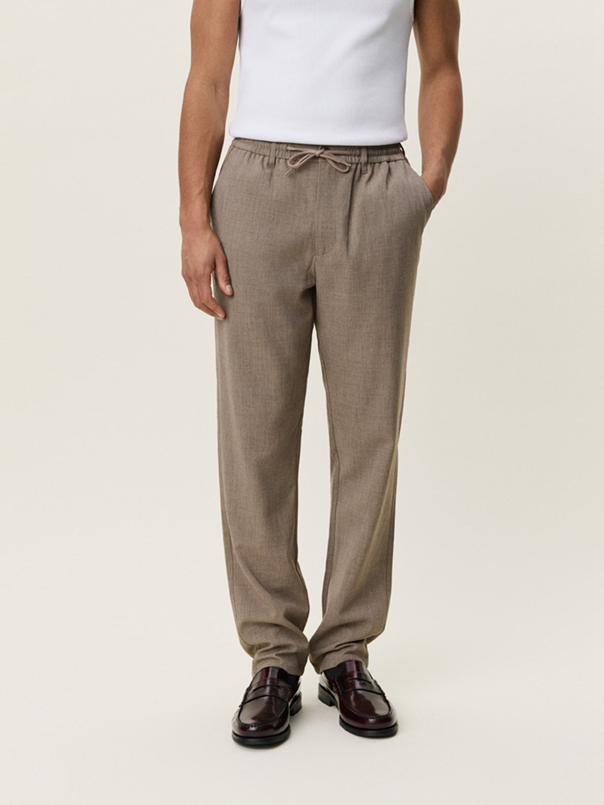 Les Deux Como Tapered Suit Pants Seasonal Dark Sand Melange L32
