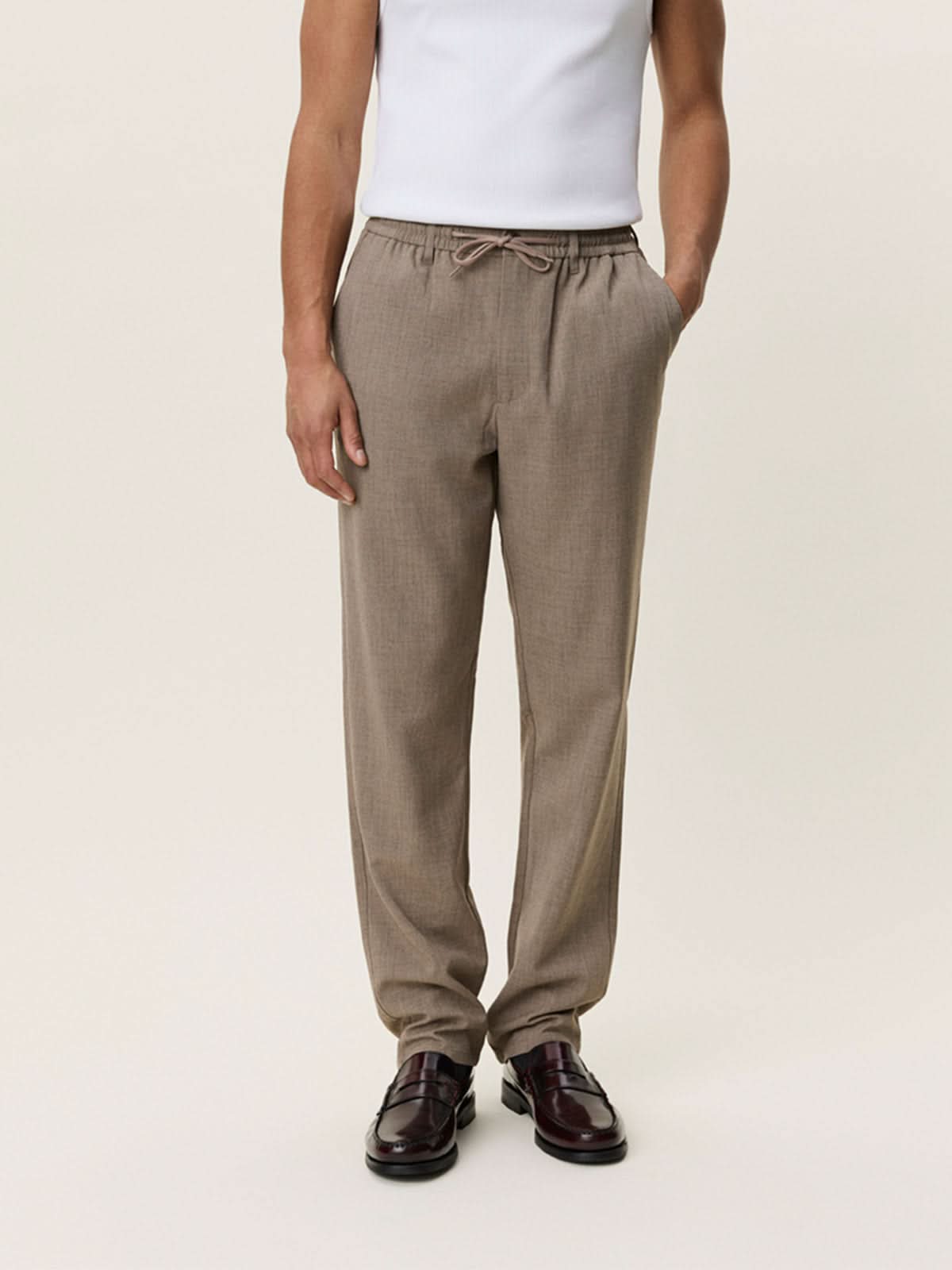 Les Deux Como Tapered Suit Pants Seasonal Dark Sand Melange L32