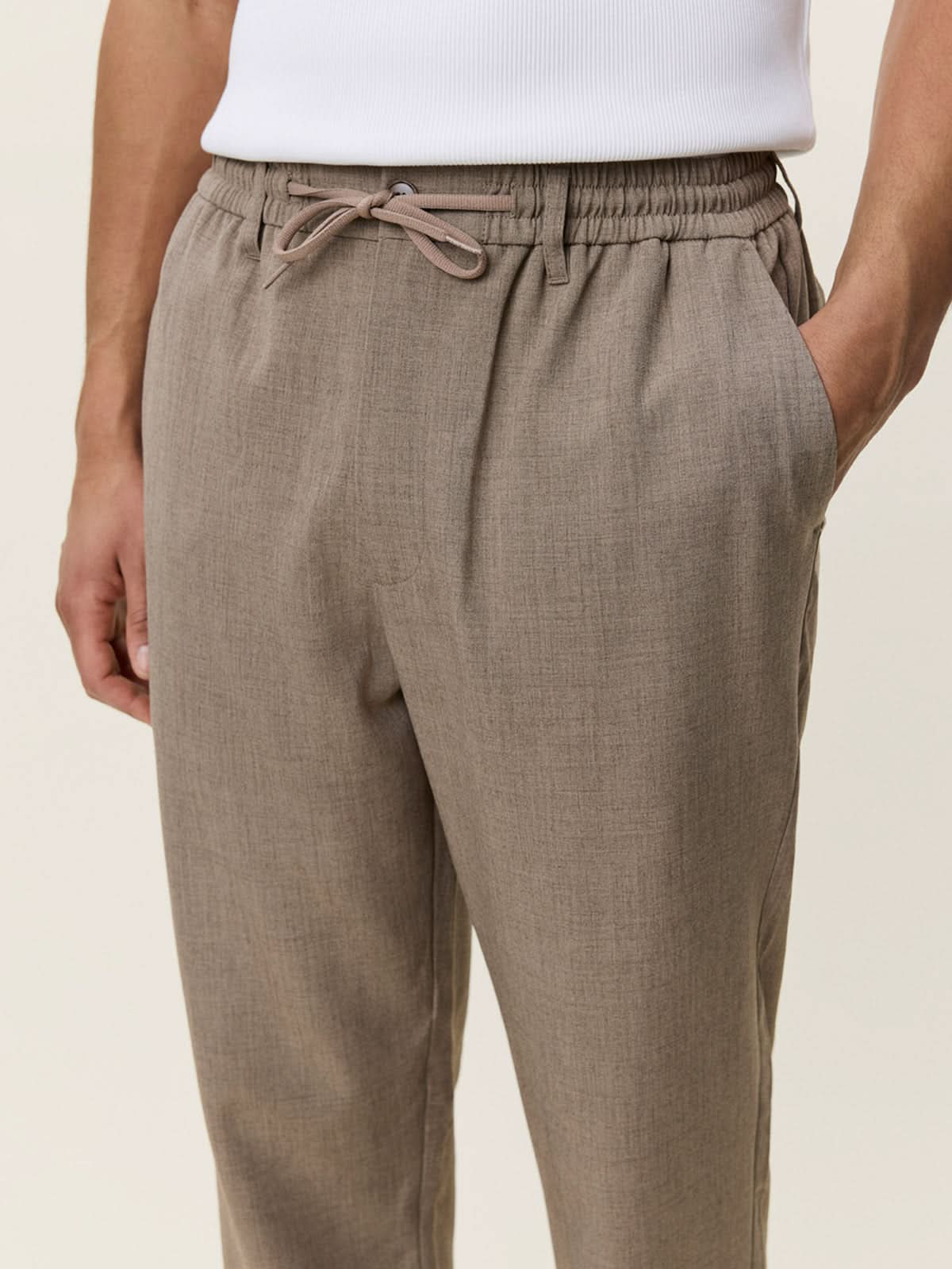 Les Deux Como Tapered Suit Pants Seasonal Dark Sand Melange L32