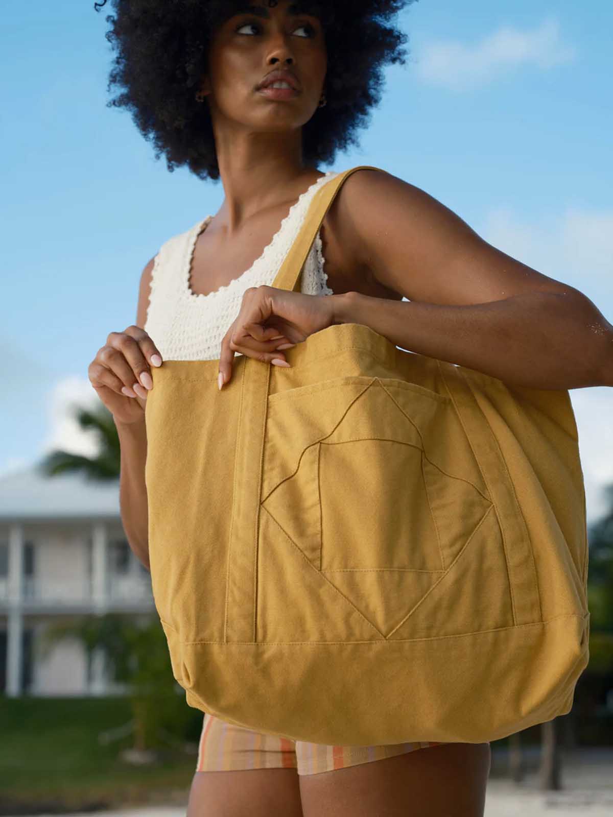 Mollusk Beach Tote Gold