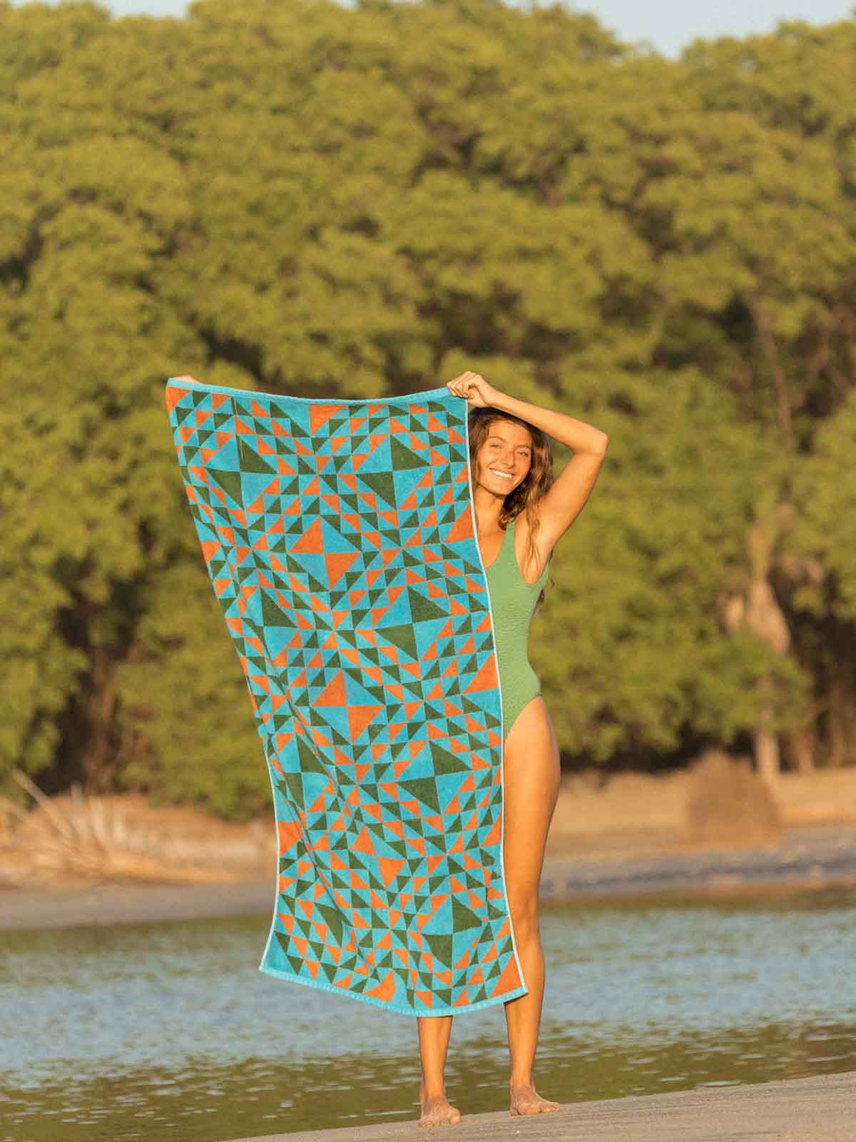 Mollusk Graphis Towel Blue Multi