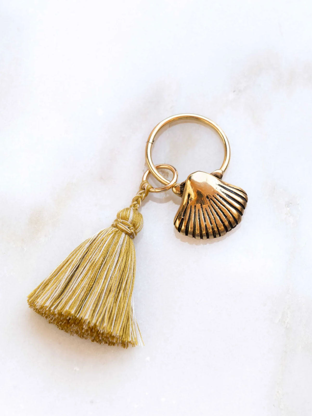 Yoomee Key Pendant Mouna Shell