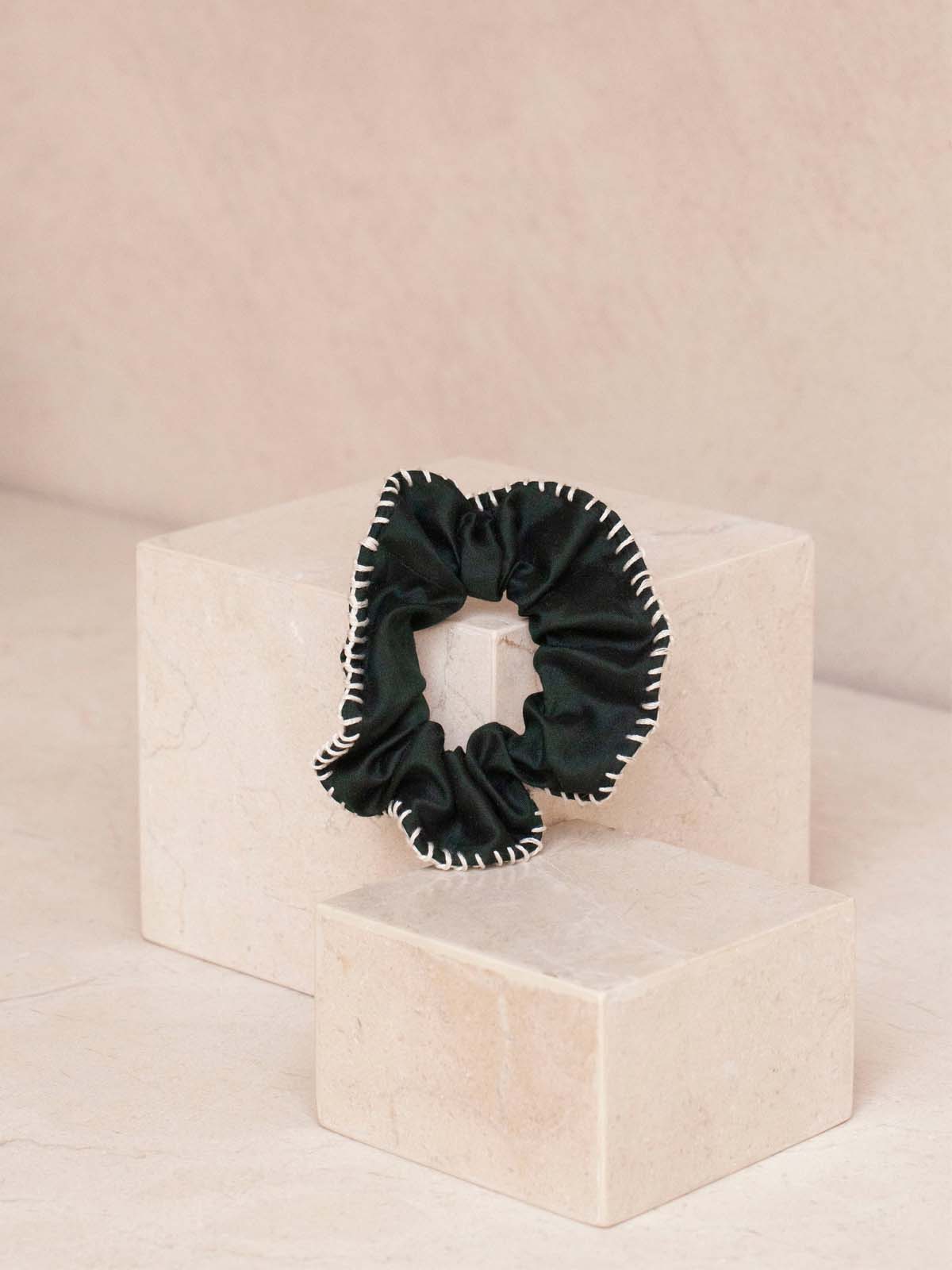 Yoomee Scrunchie Medina Velvet Silk Emerald Hbik