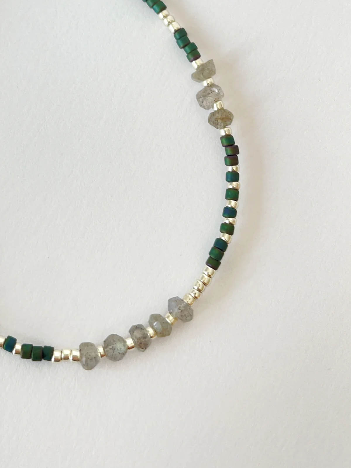 Yoomee Necklace Dina Labradorite Emerald