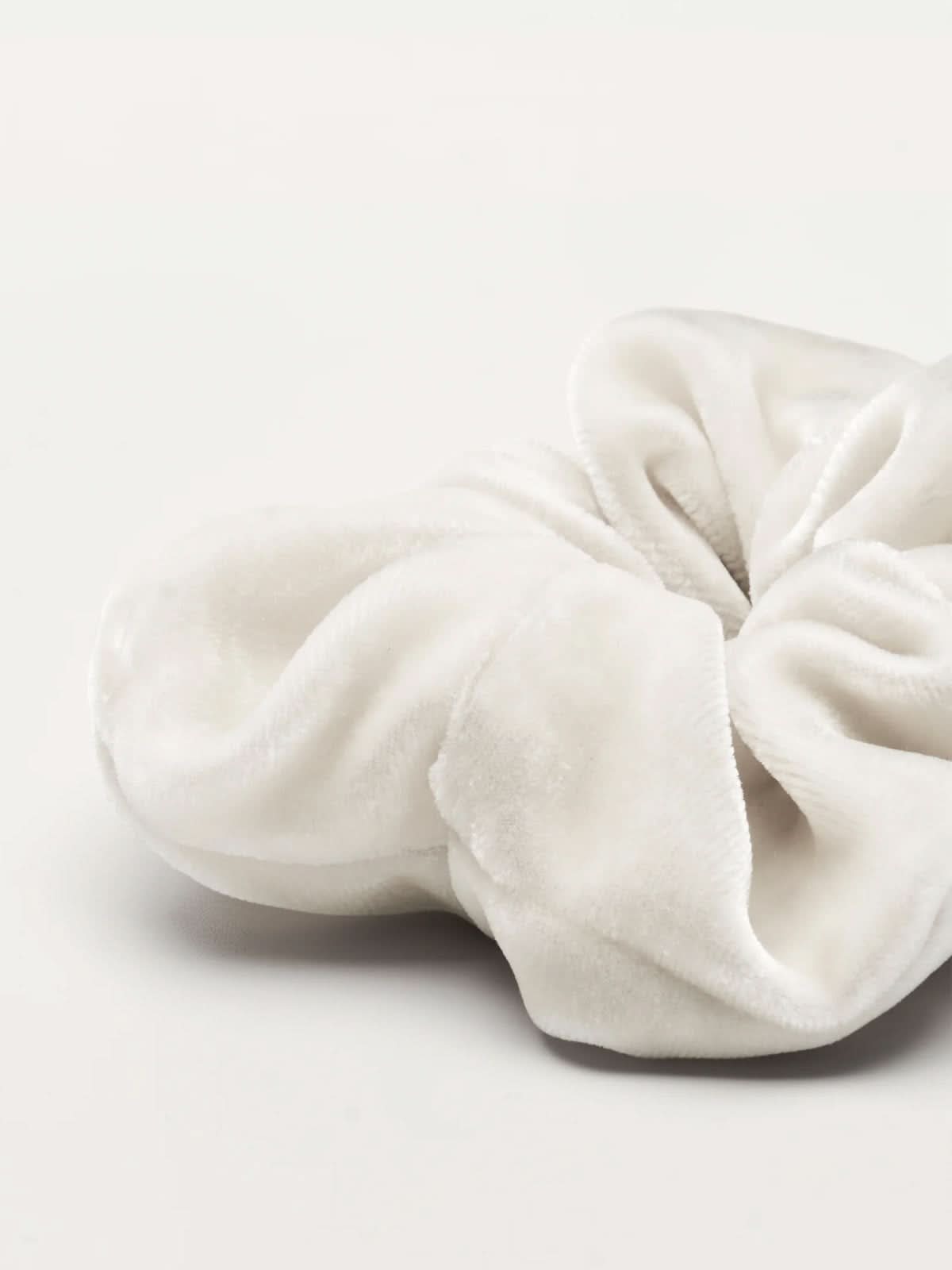 Yoomee Scrunchie Medina Velvet Velvet Silk White