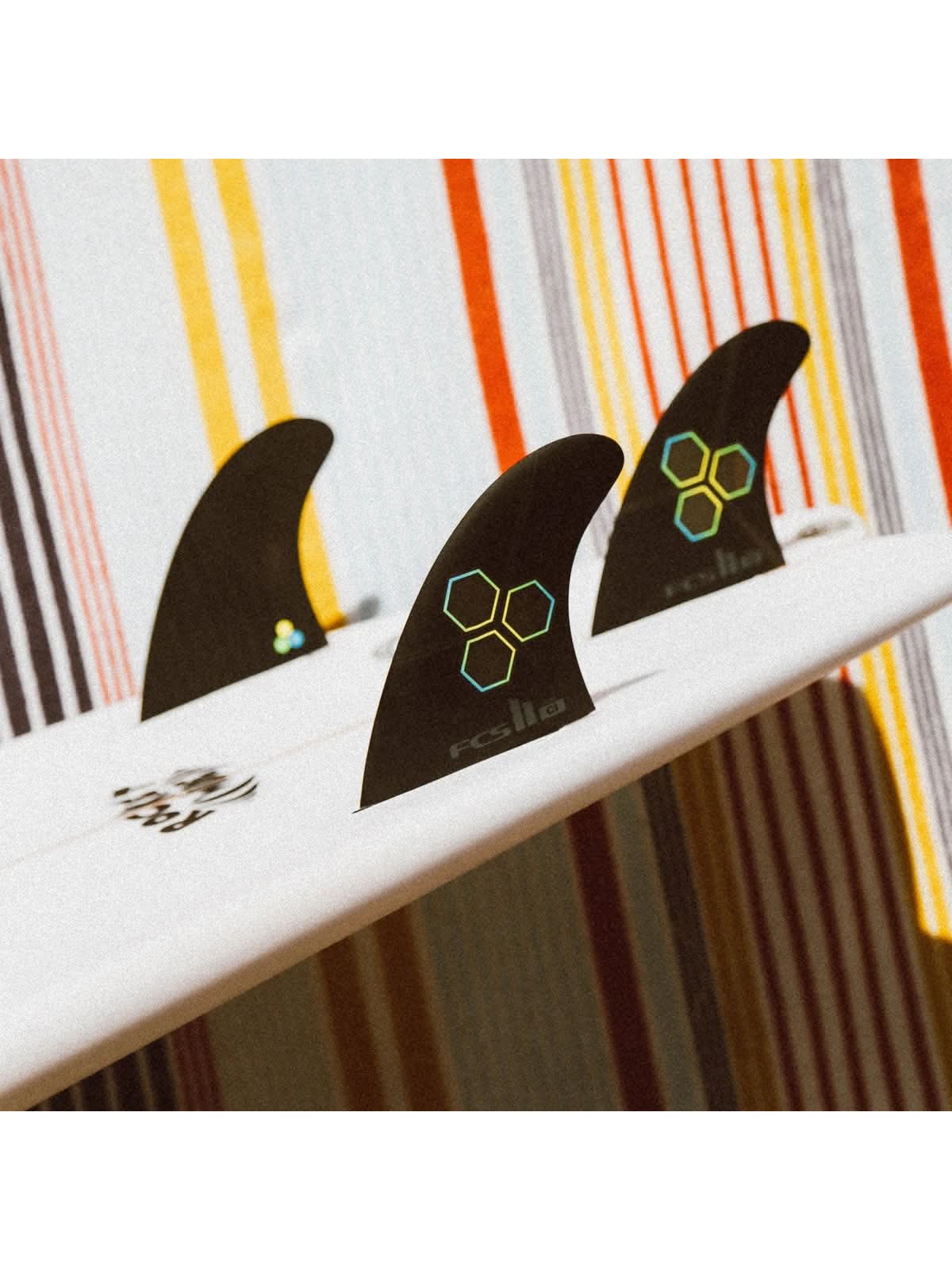 FCS II Fins CI PC Retail Tri Fin Set Black/Multi Large