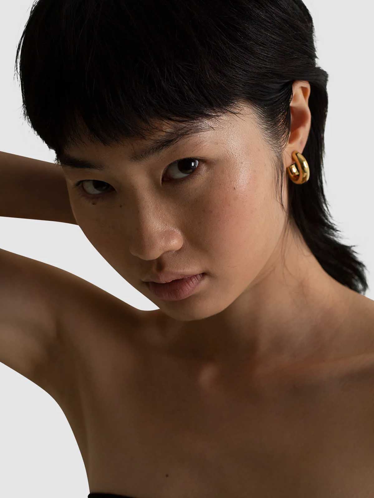 Les Solides Small Oval Bold Hoops Gold