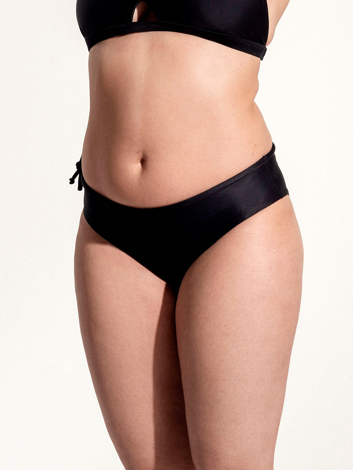 OY surf Surf Bikini Bottom Opah Schwarz Recycled Nylon