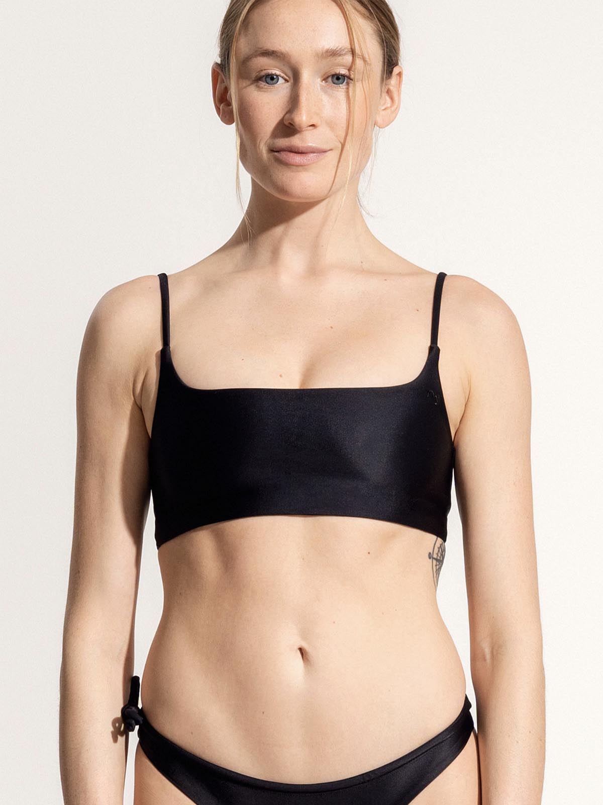 OY Surf Surf Bikini Top Buri Schwarz Recycled Nylon