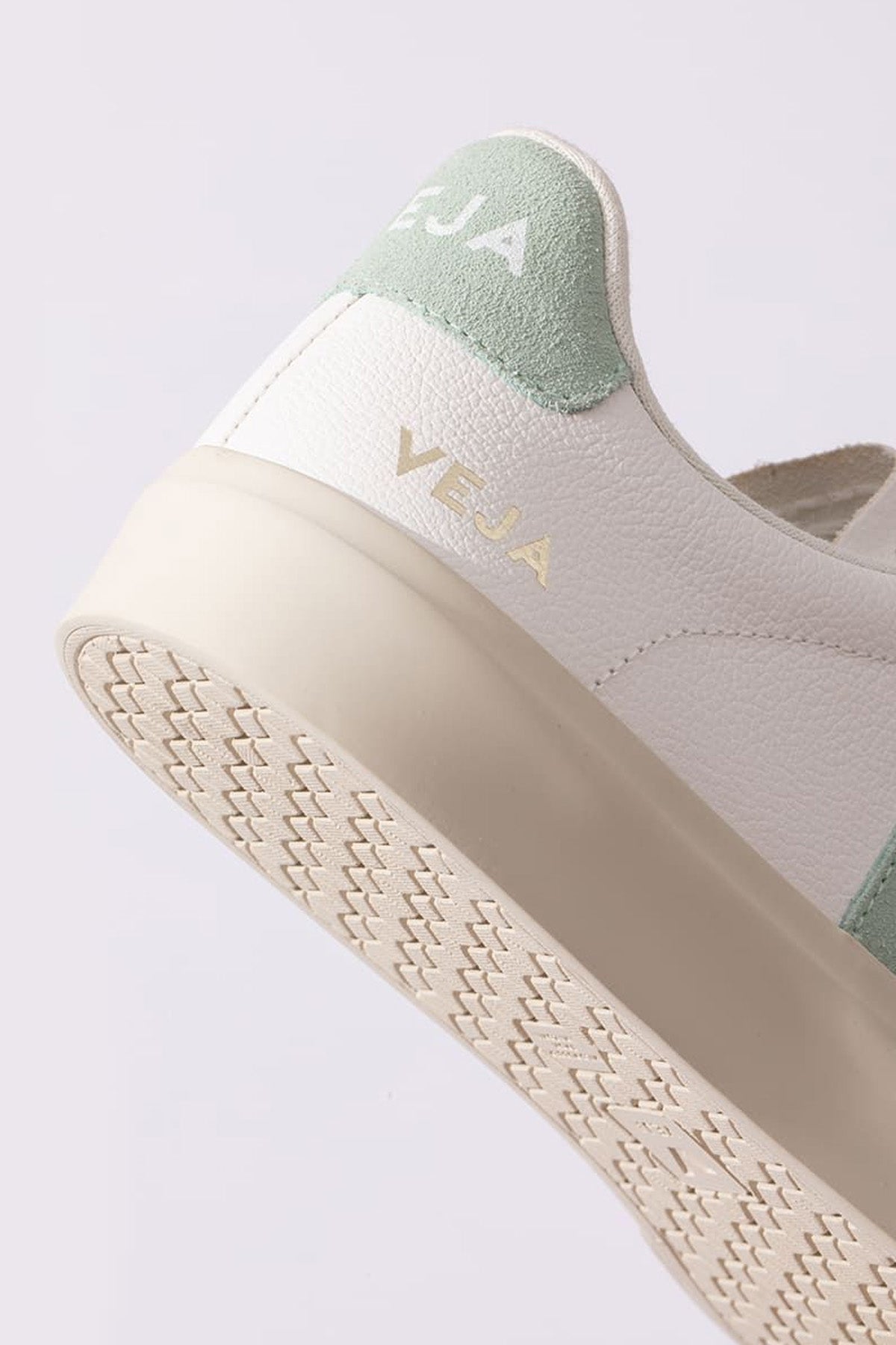 Veja Campo Chromefree Extra White Matcha