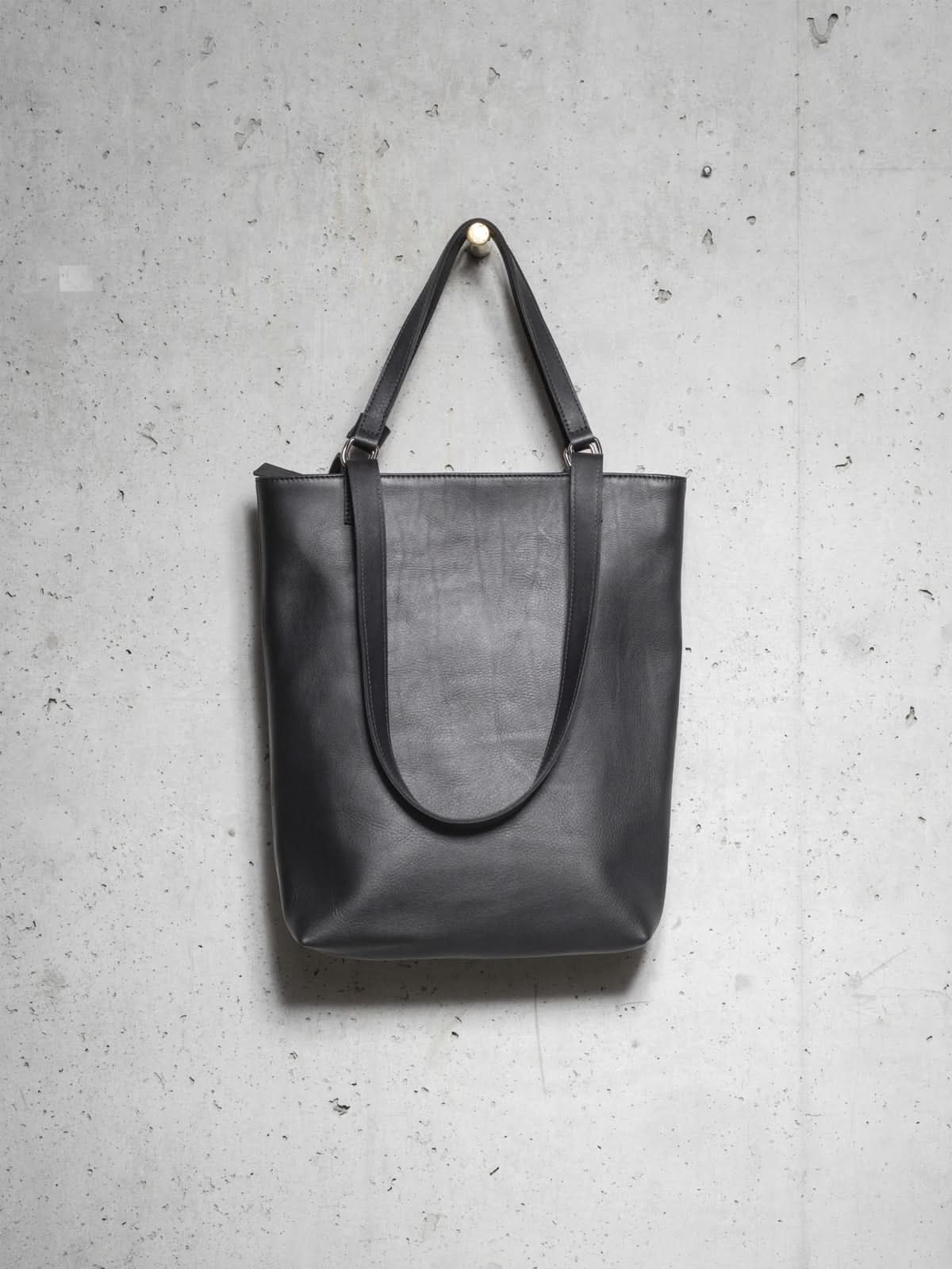 Yoomee Oum Bag Leather Black