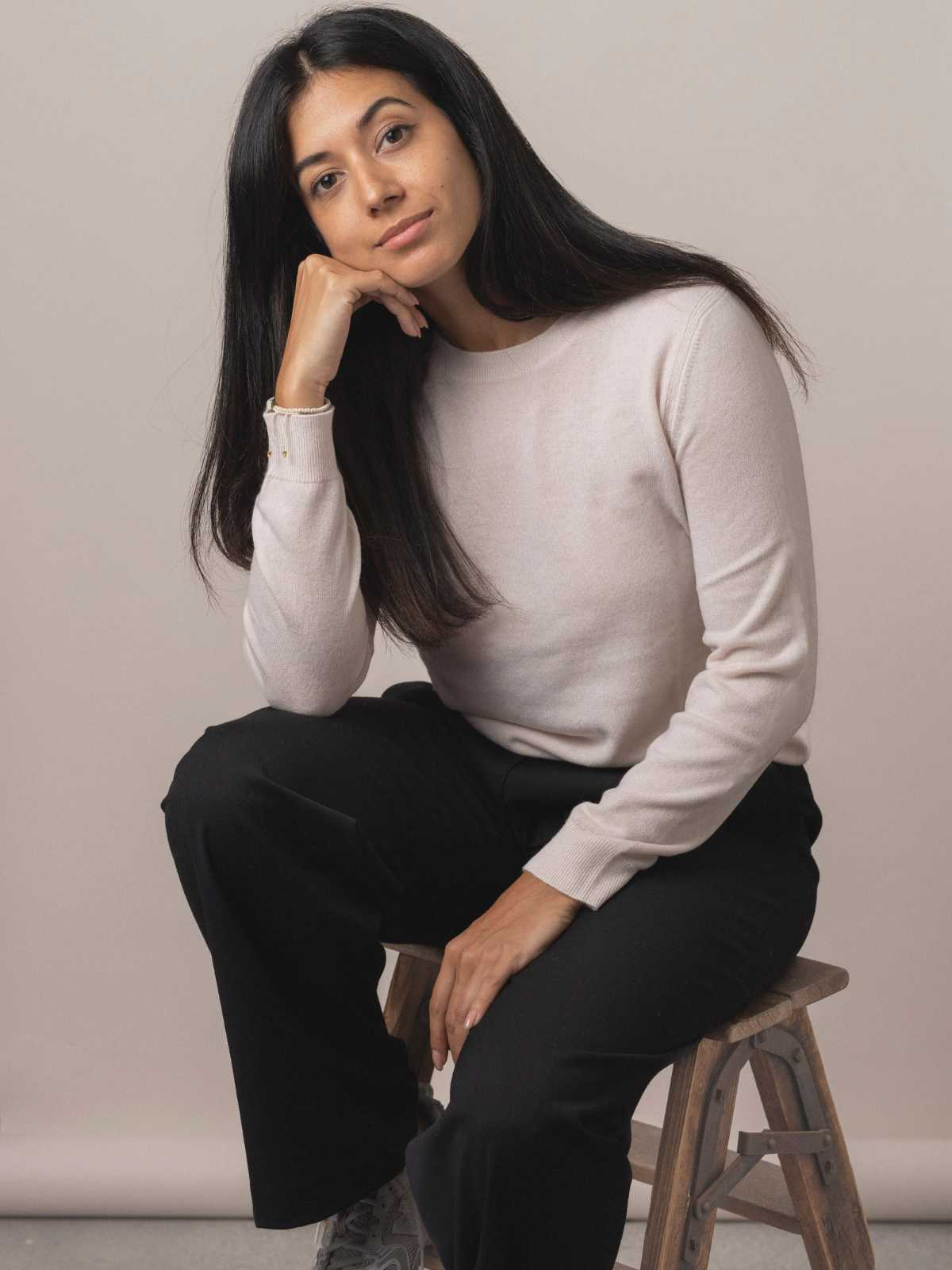 Visitor Clothing Women's Cashmere Airspun Sweater Lunar