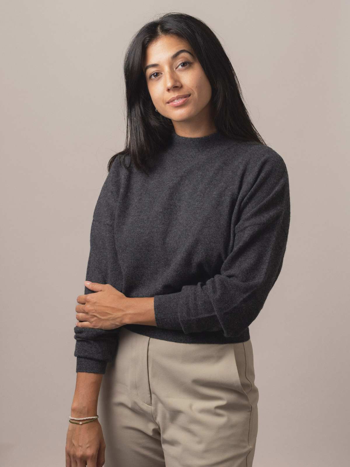 Visitor Clothing Women's Cashmere Sweater Dark Grey