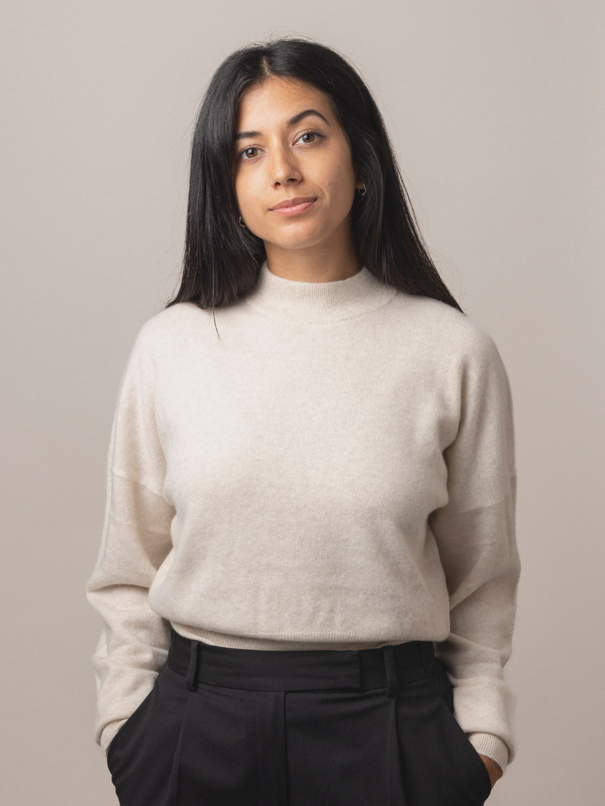 Visitor Clothing Women's Cashmere Sweater Sand