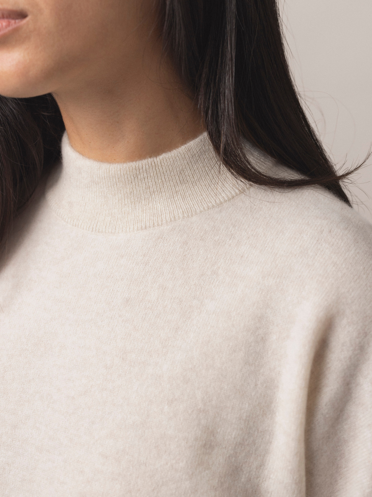 Visitor Clothing Women's Cashmere Sweater Sand