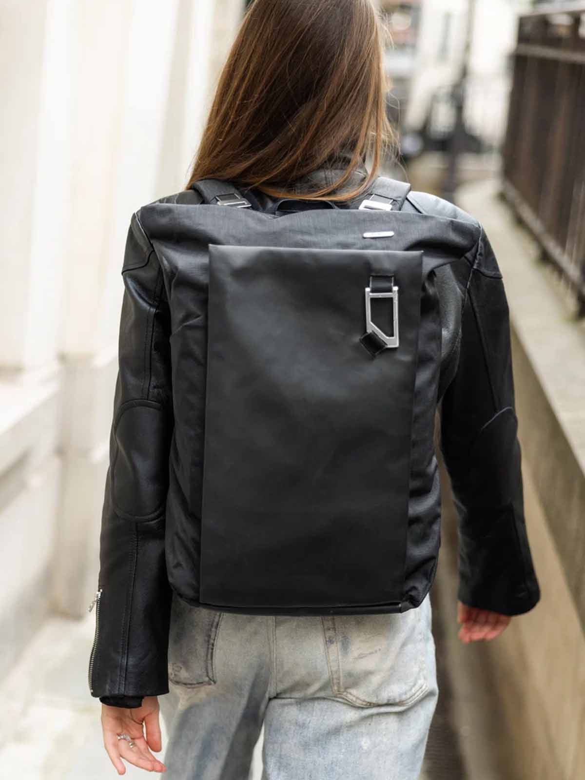 Db Entour Daypack 18L Black Out