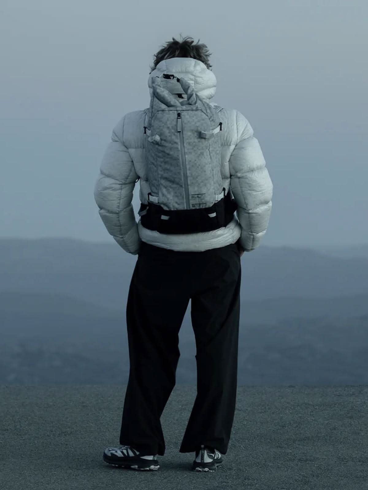 Db Snow Pro Backpack 32L White Noise