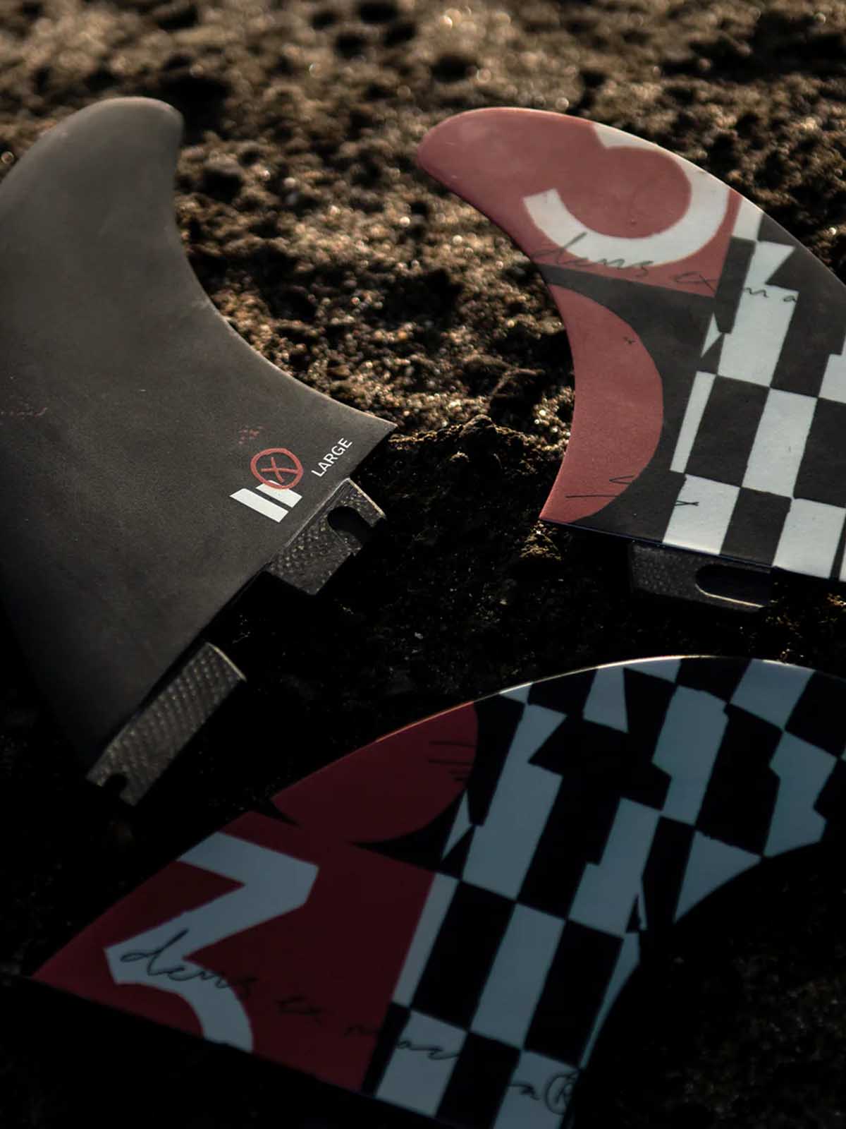 FCS II Fins Deus PC Tri Fins Large Red Black White