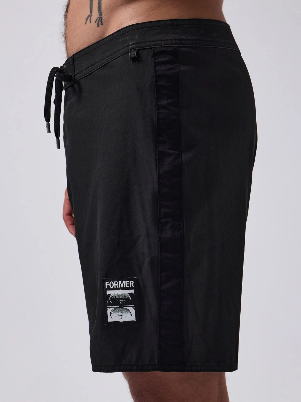 Former System 19' Trunk Black