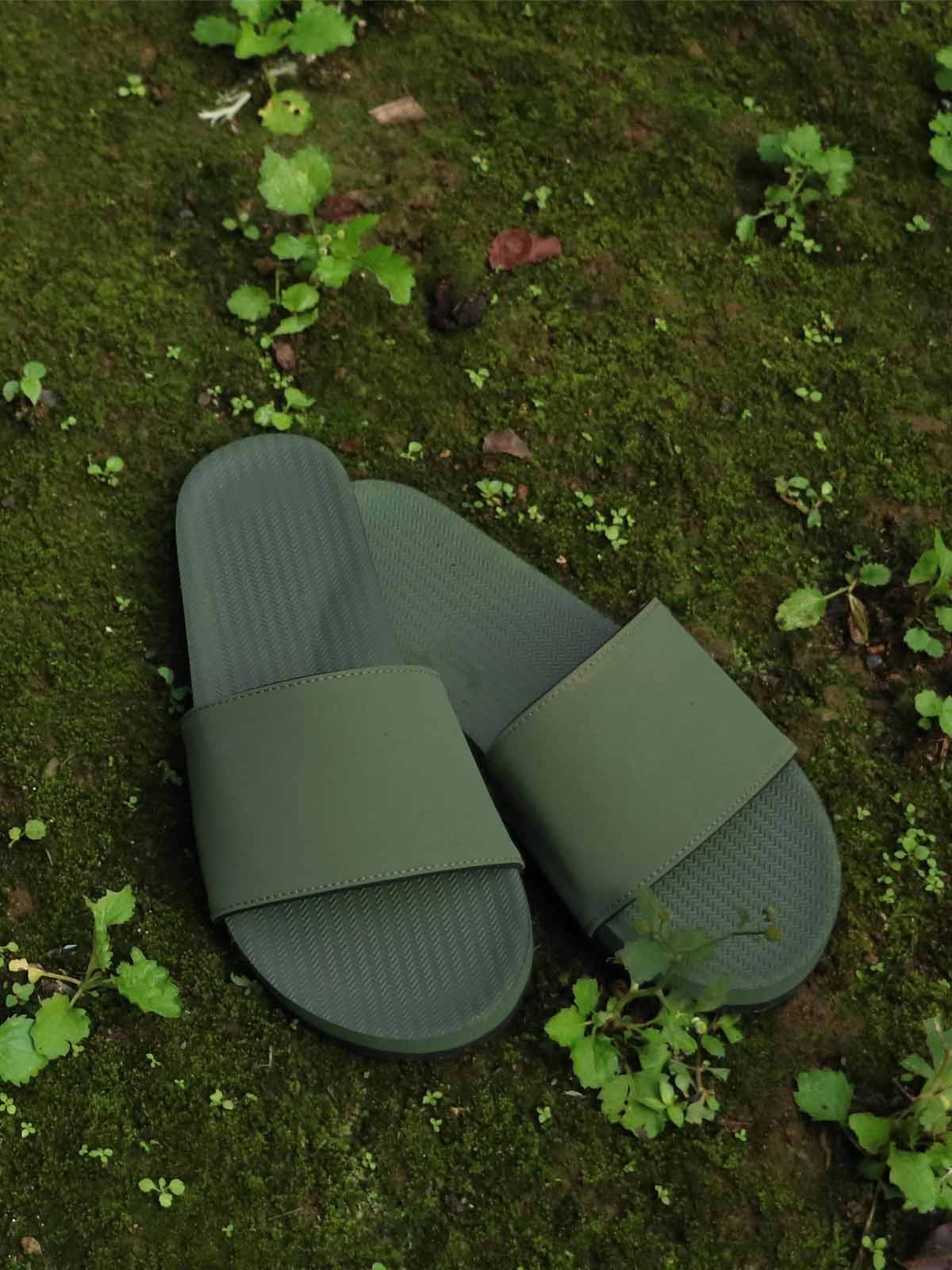 Indosole Mens Sandals Essntls Slides Leaf