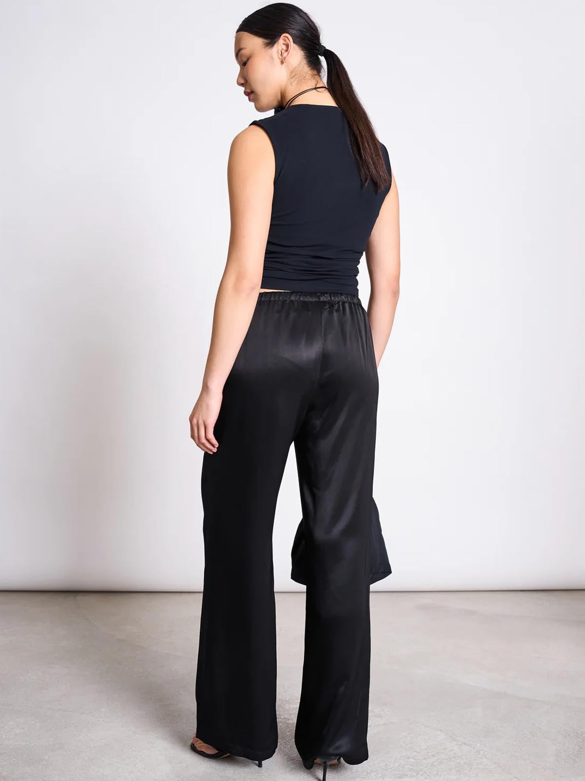 Jan 'n June Ruffle Top Rafo Black