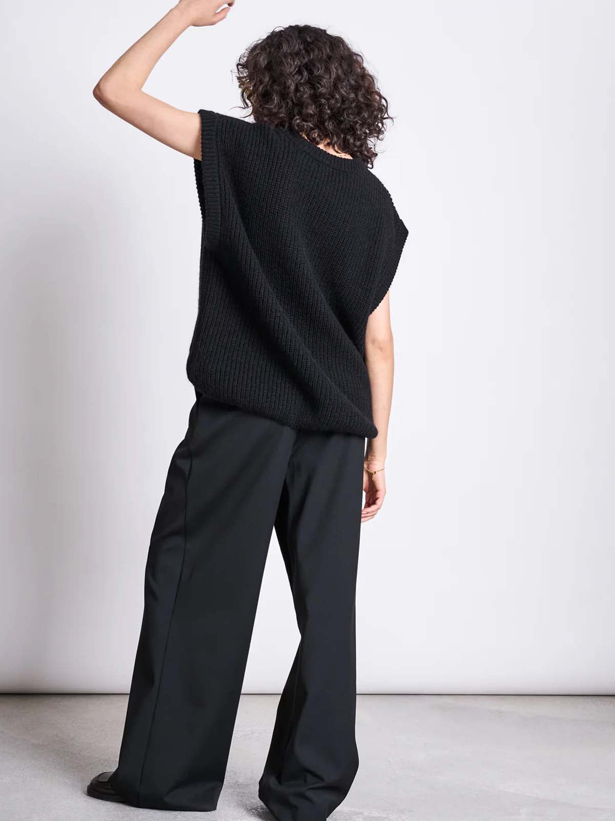 Jan 'n June Wooly Slipover Thanda Black