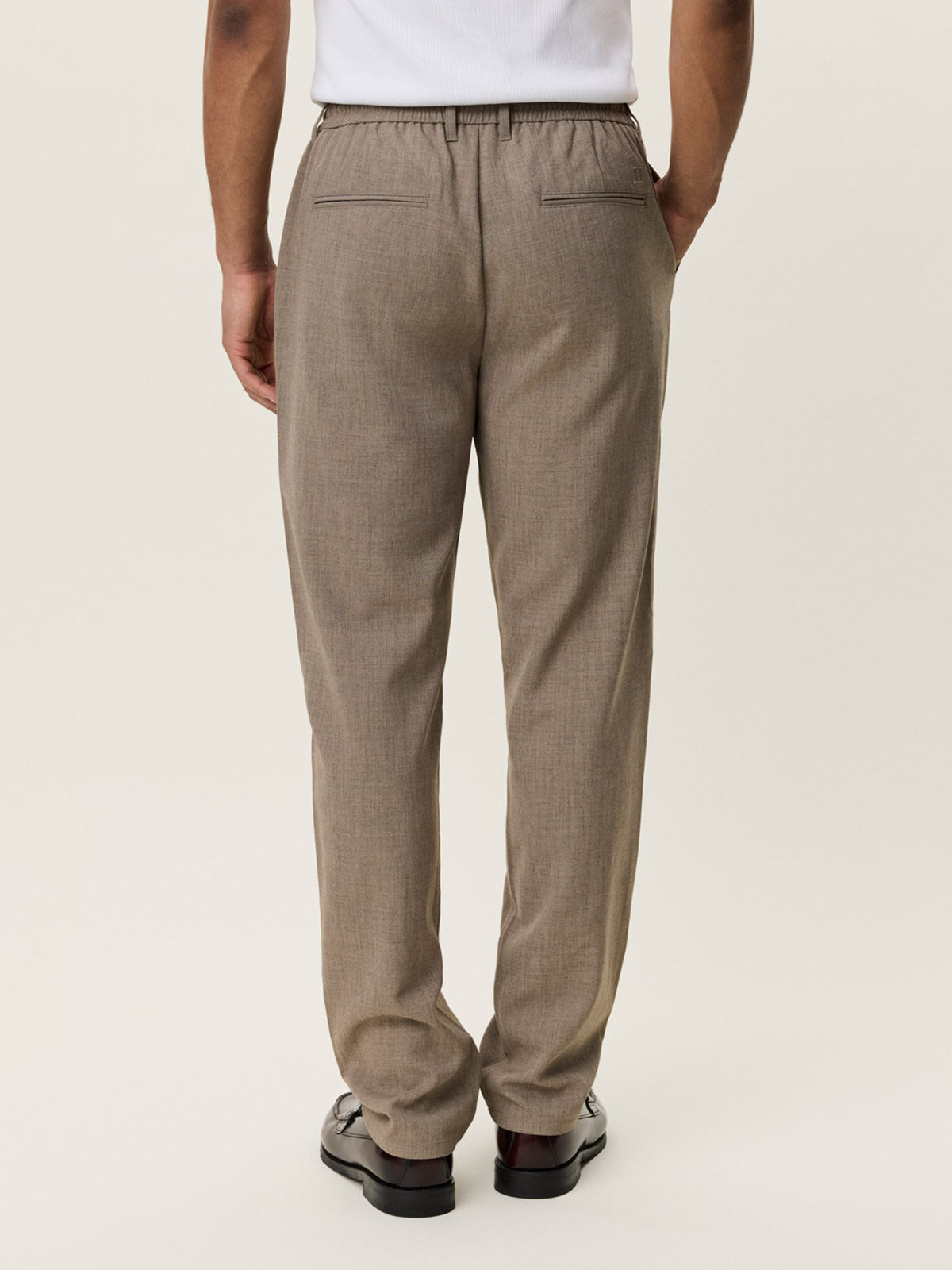 Les Deux Como Tapered Suit Pants Seasonal Dark Sand Melange L32