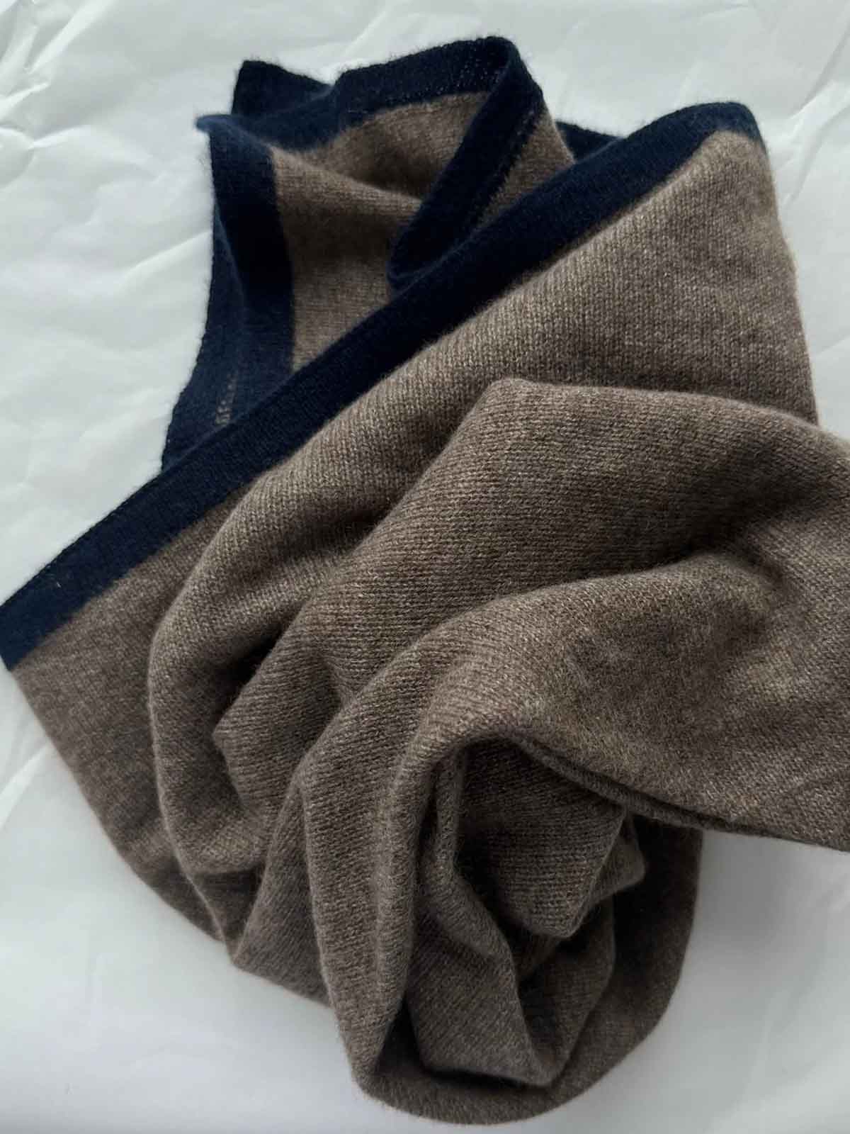 Lovem Lola Cashmere Stole Taupe / Navy Blue