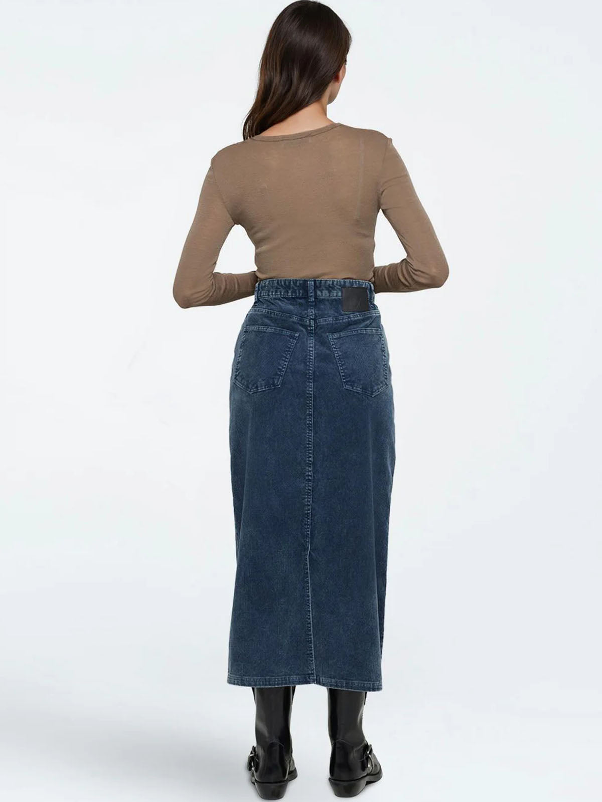 Minimum Natashas T-Shirt Shitake