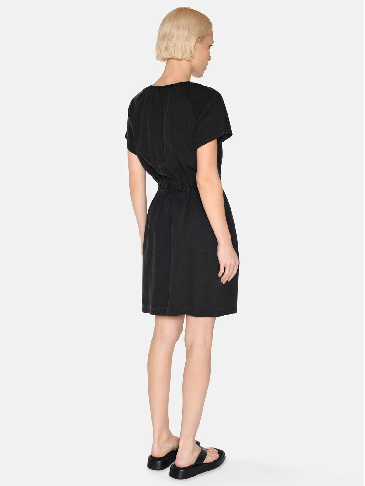 Minimum Mila Dress Black