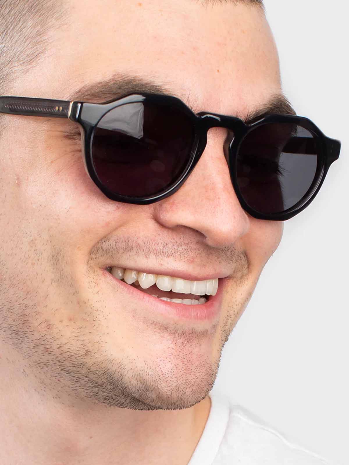 Oscar Deen Pinto Smoke/Night