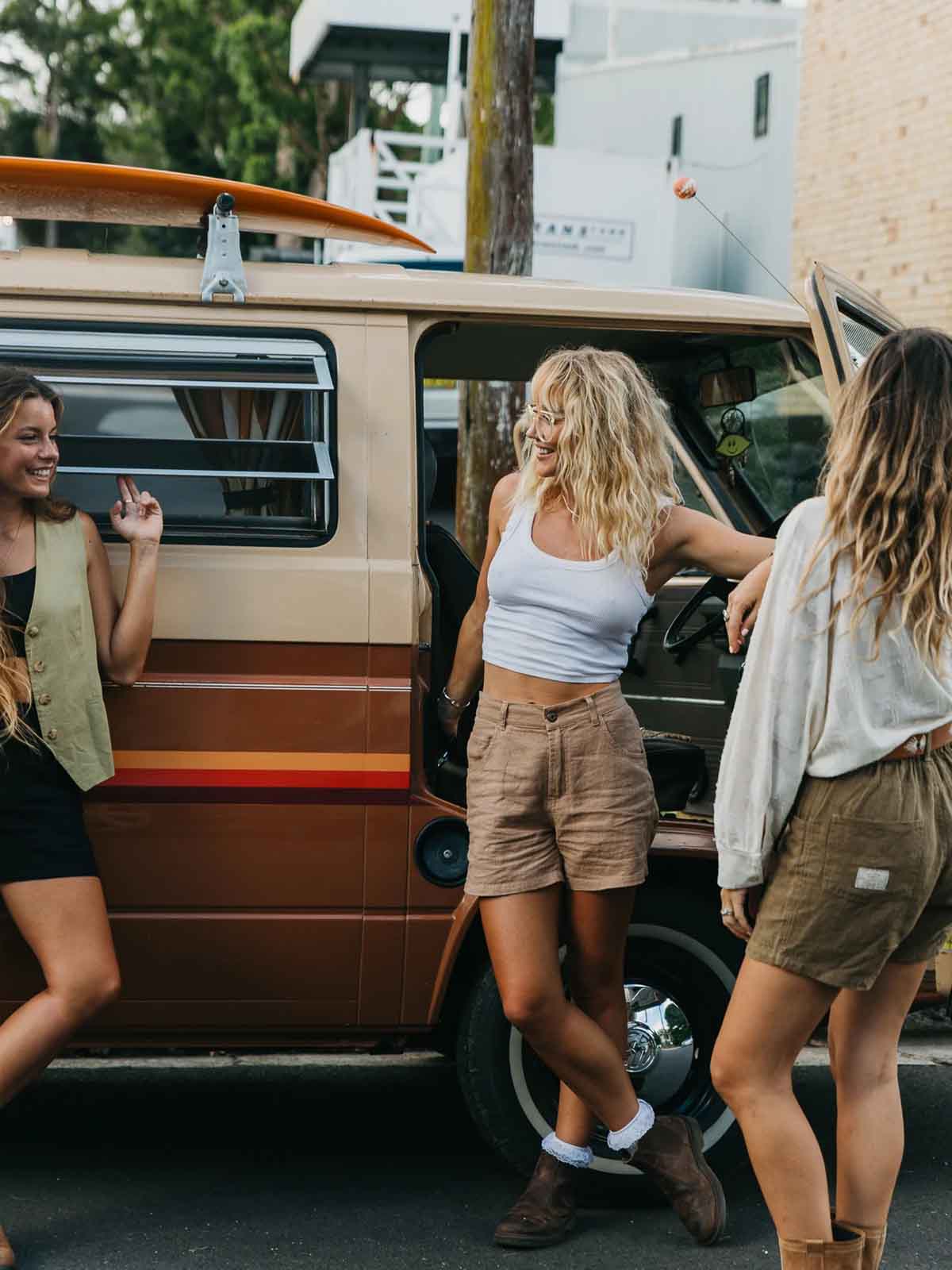 Ottway W's Miller Textured Linen Shorts Light Brown