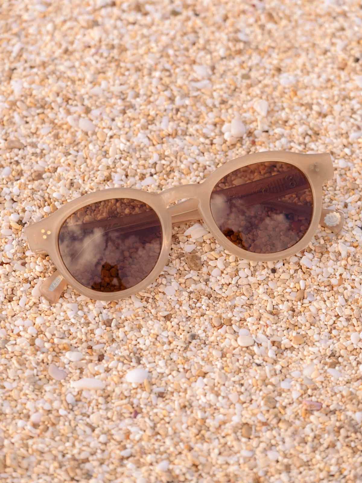 Raen Zelti 49 Villa / Vibrant Brown