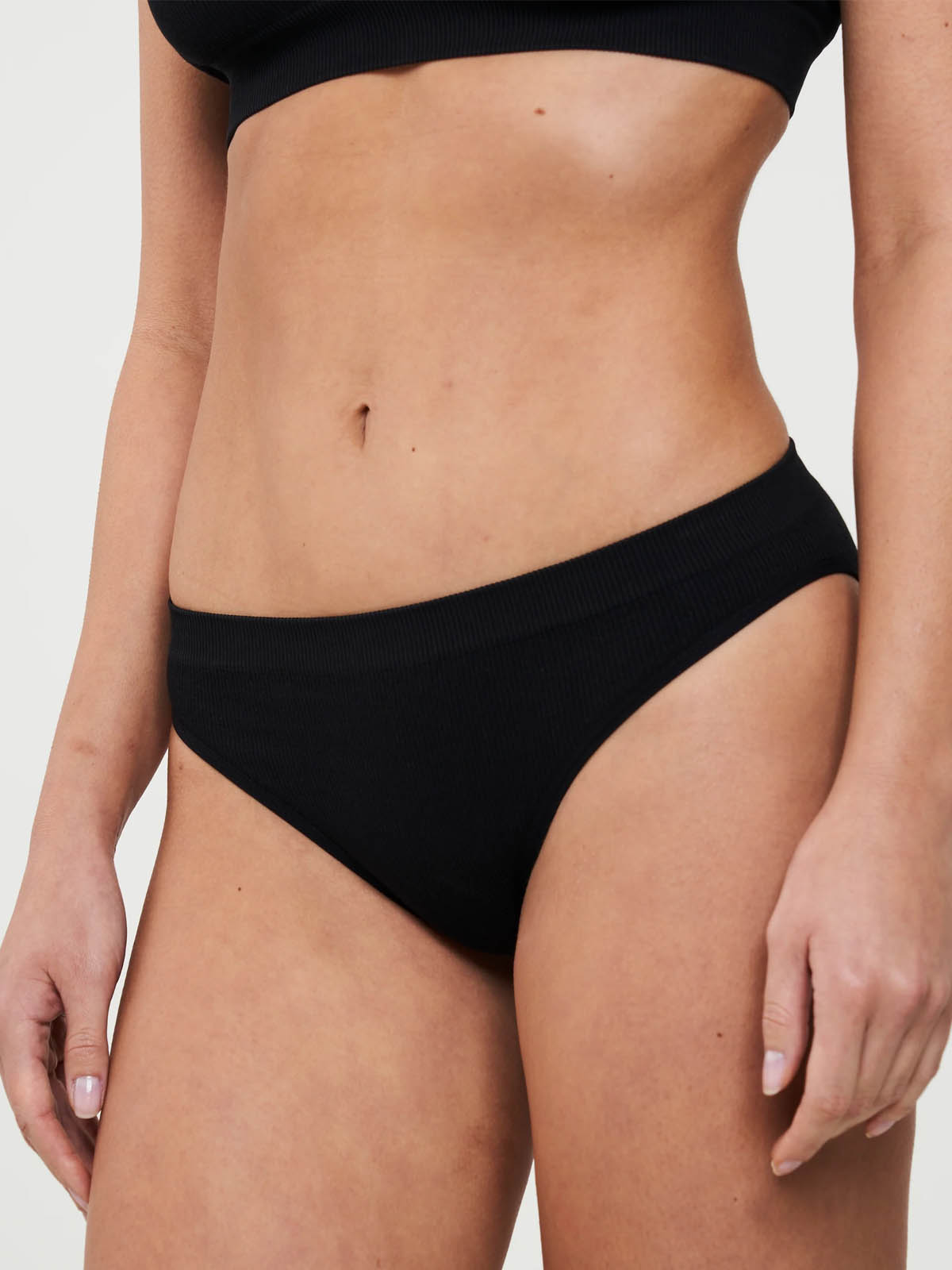 Recolution Slip Willow Black