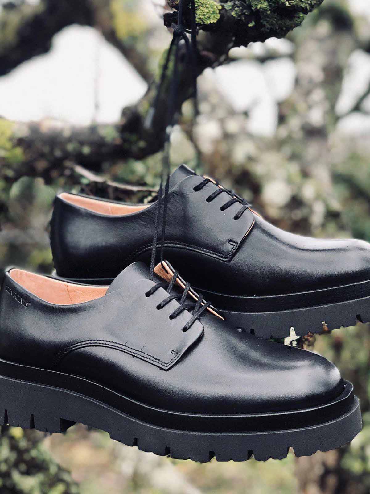 Ten Points Margaret Loafer Black