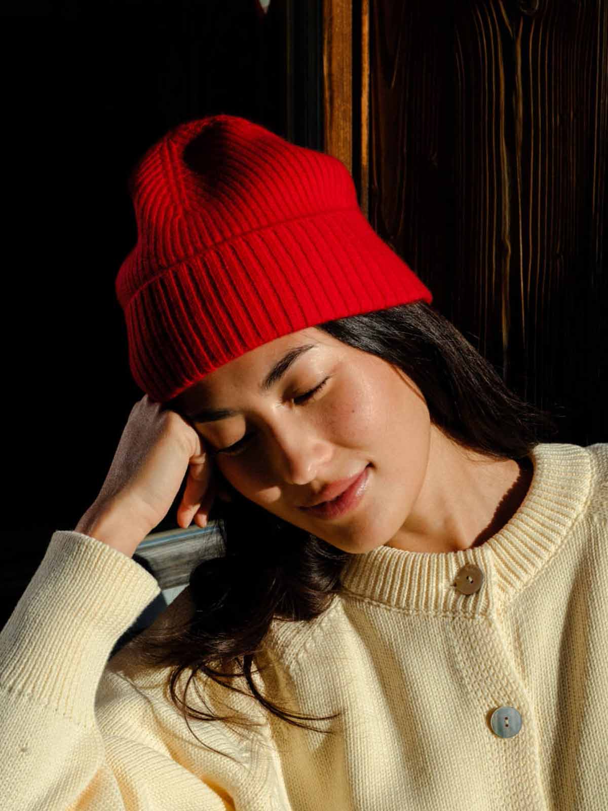Visitor Clothing Nerine Cashmere Beanie Rouge