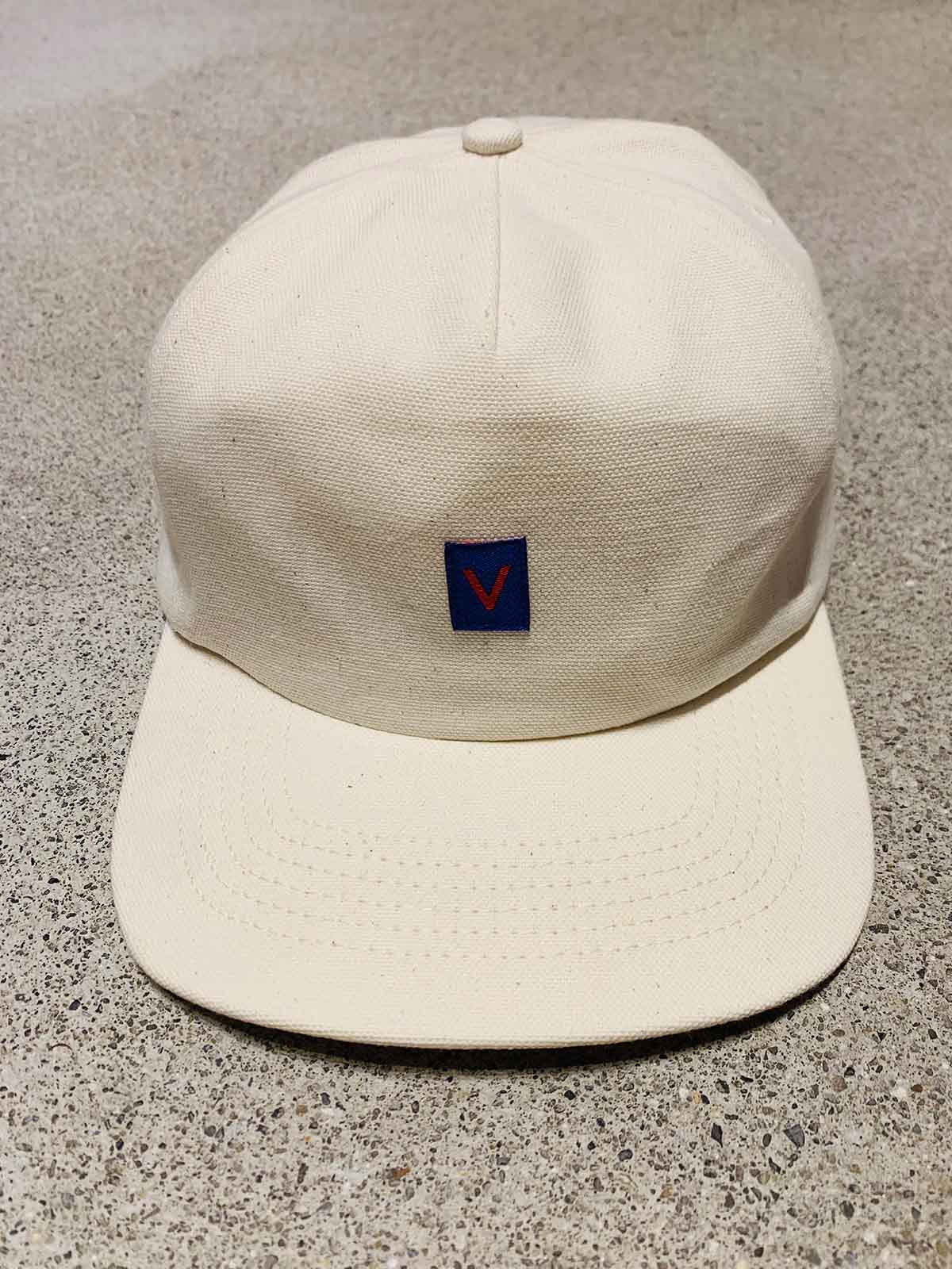 Visitor V-Shape Cap Organic Cotton White