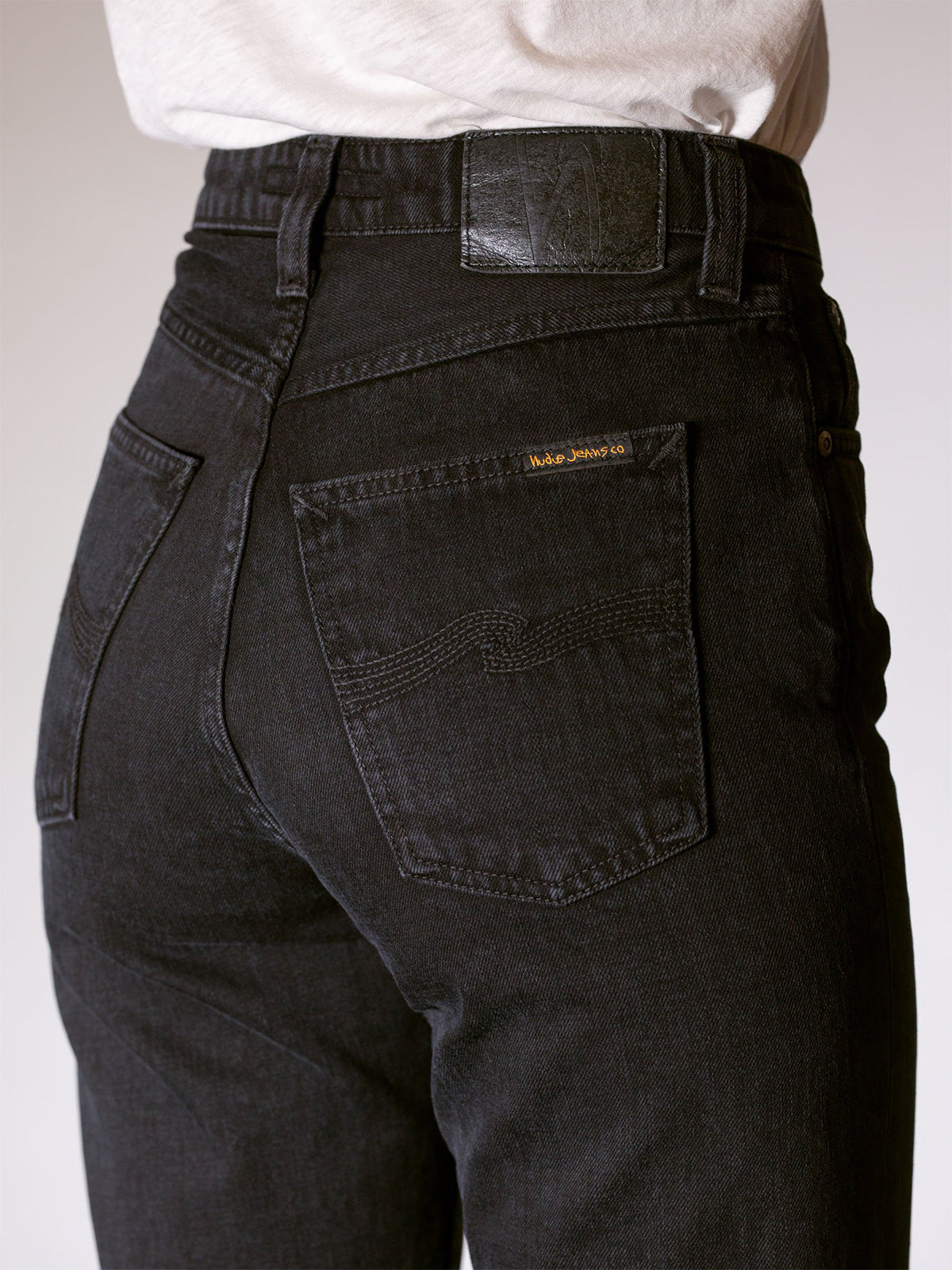 Nudie Jeans Co W's Breezy Britt Black Worn L26