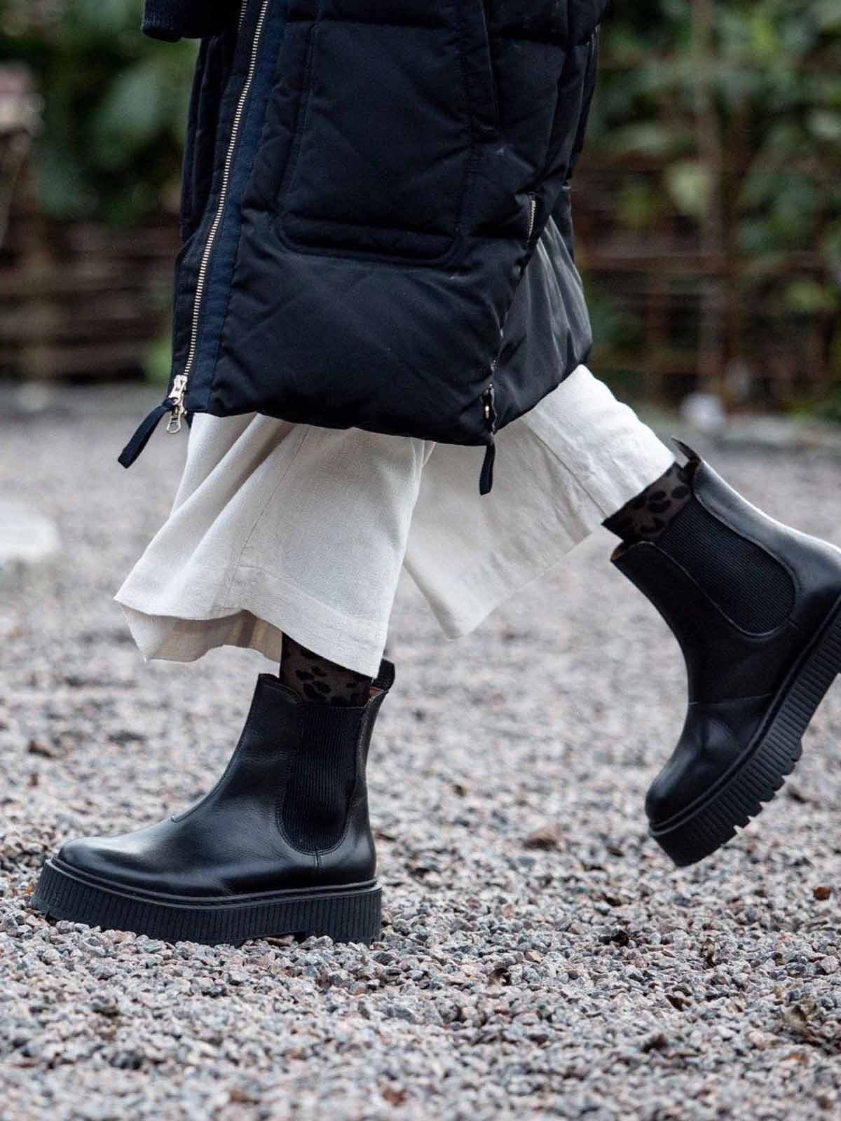 Ten Points Chelsea Boot Alina Black