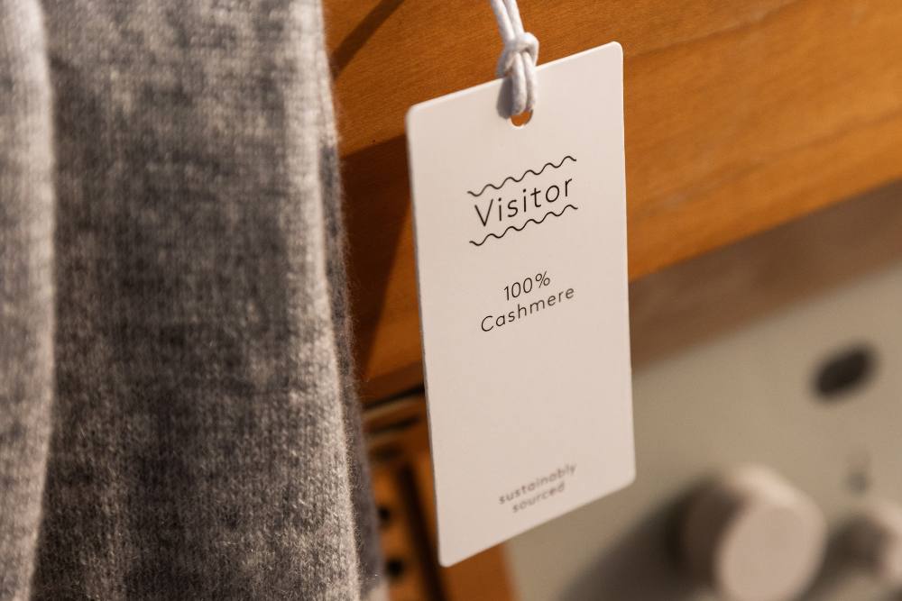 Visitor_Cashmere_Sweater_Tag